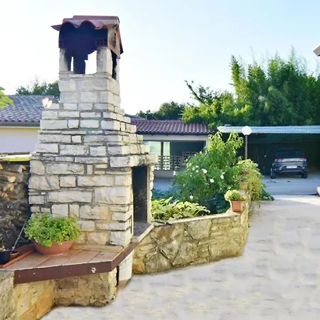 Apartamento In Mit Grill, Garten Und Terrasse Und Meerblick