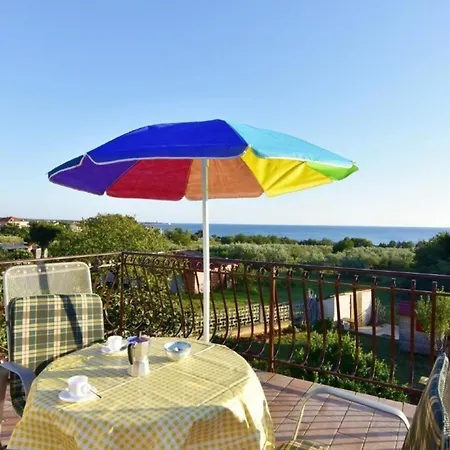In Mit Grill, Garten Und Terrasse Und Meerblick Zambratija (Istria)