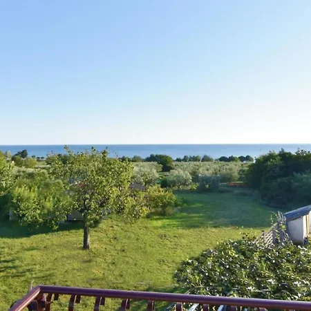 In Mit Grill, Garten Und Terrasse Und Meerblick Apartamento Zambratija (Istria)