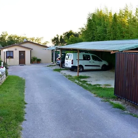 In Mit Grill, Garten Und Terrasse Und Meerblick Zambratija (Istria)